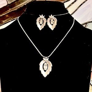 Sarah Coventry silver leaf rhinestone vintage necklace and earrings demi parure